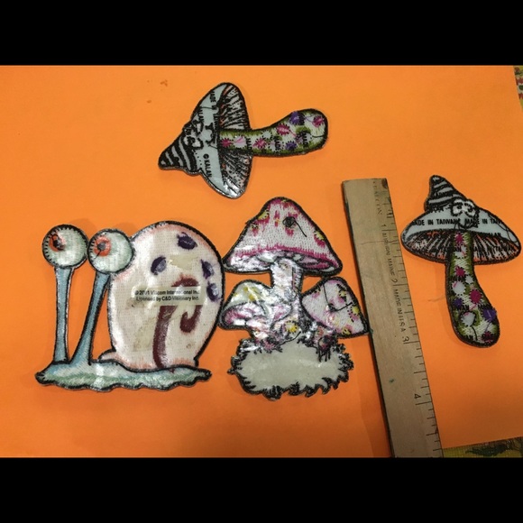 Embroidered Fun Patches Mushrooms & Snail - Picture 8 of 8
